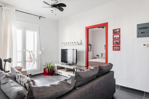 Unique Skyview Apartment-Downtown