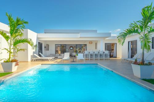 Instyle Residences at Casa Linda Villas