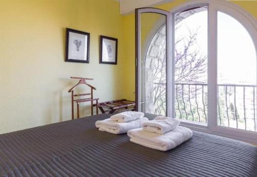 Appartement dans maison Art Deco - vue panoramique - proche centre et plages à pied