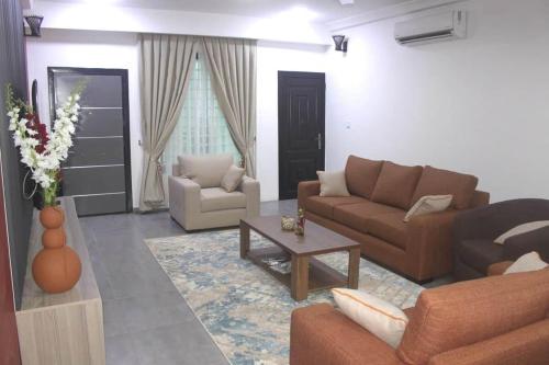 Beautiful 2bdr Apt @Shayshan Heights, East Airport