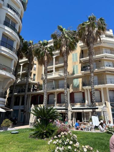 Sea View Studio by The Beach, City Centre, Seafront