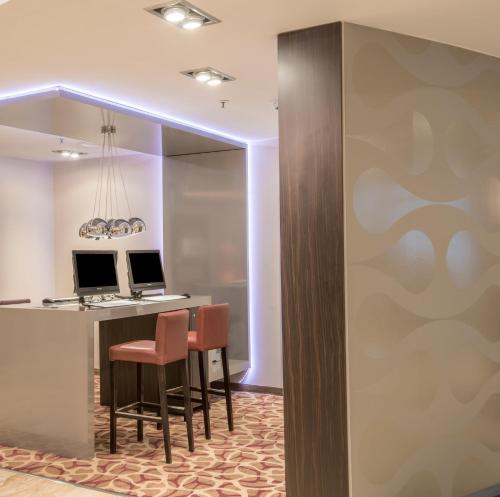 Crowne Plaza Berlin City Centre Ku'damm by IHG photo 77