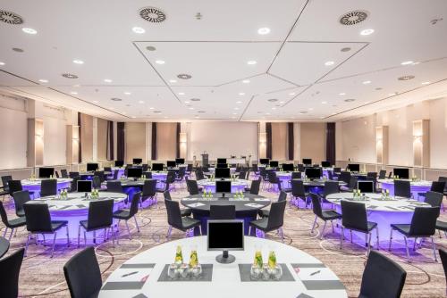 Crowne Plaza Berlin City Centre Ku'damm by IHG photo 67