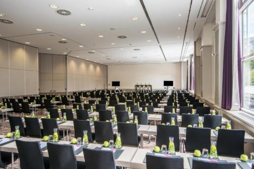 Crowne Plaza Berlin City Centre Ku'damm by IHG photo 102