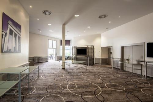 Crowne Plaza Berlin City Centre Ku'damm by IHG photo 87
