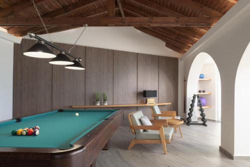 Villa Kalliston - 4000m2 of Elevated Living
