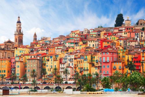 Bilocale Menton centro, terrazzo e parking privato