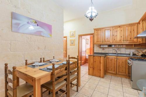Foto Town House with roof BBQ area & views 4