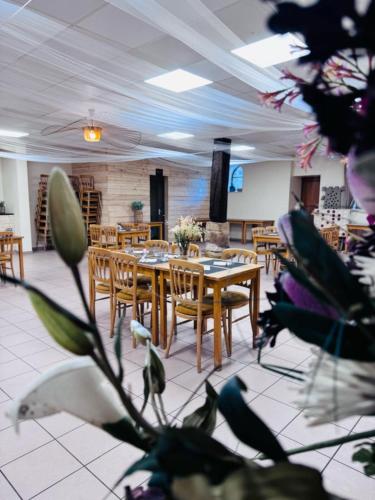 Restaurant o un lloc per menjar a Gîte Bohème