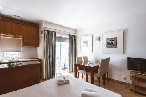 Quinta Velha Garage&Pool Flat 103