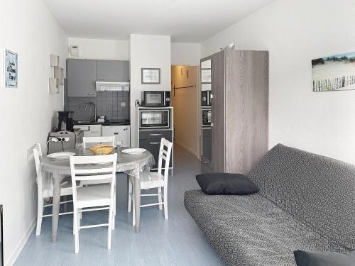 Studio rénové avec balcon à 100m de la plage et piscine - 4 personnes - Les Sables-d'Olonne - FR-1-331-204
