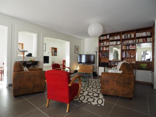 Charmante Villa avec Terrasse et Garage à Arcachon, Proche Centre et Plages - FR-1-474-61