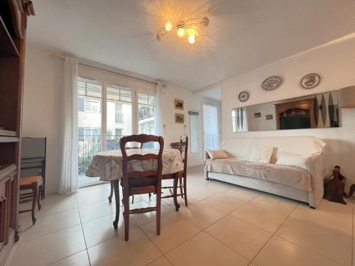 Appartement central 2 chambres, balcon, parking à Arcachon