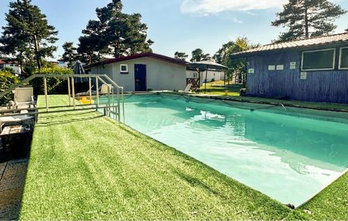 Cozy Apartment In Jaroslawiec With Wifi