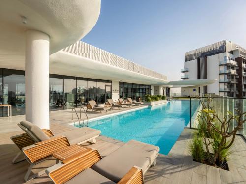 Dubai Miracle Garden Modern Luxury Studio Pool, Padel Court & Sauna Arjan