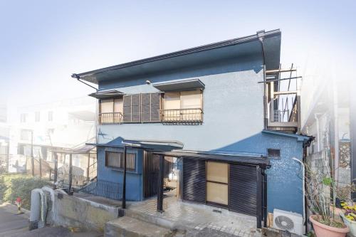 6 min walk from Shibuya Ward, Nishi-Shinjuku 5-chome Station, Great access to Shinjuku, Harajuku, Fully furnished, 6 people, 101