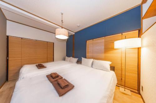 6 min walk from Shibuya Ward, Nishi-Shinjuku 5-chome Station, Great access to Shinjuku, Harajuku, Fully furnished, 6 people, 101