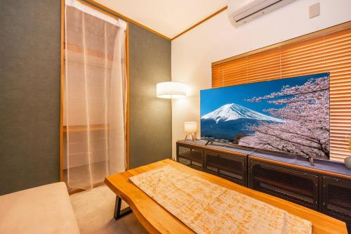 6 min walk from Shibuya Ward, Nishi-Shinjuku 5-chome Station, Great access to Shinjuku, Harajuku, Fully furnished, 6 people, 101