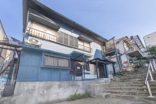 6 min walk from Shibuya Ward, Nishi-Shinjuku 5-chome Station, Great access to Shinjuku and Harajuku, 6 people, 201