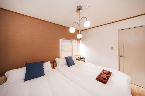 6 min walk from Shibuya Ward, Nishi-Shinjuku 5-chome Station, Great access to Shinjuku and Harajuku, 6 people, 201
