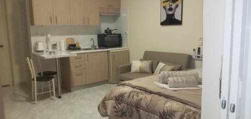 elia patra apartment 2