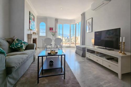 Aloha Banús Sea Views by Lica Homes