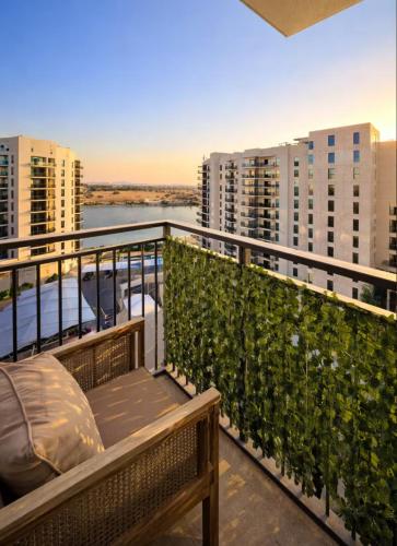 Local-Owned Luxury Suite, Canal-View & Fireplace