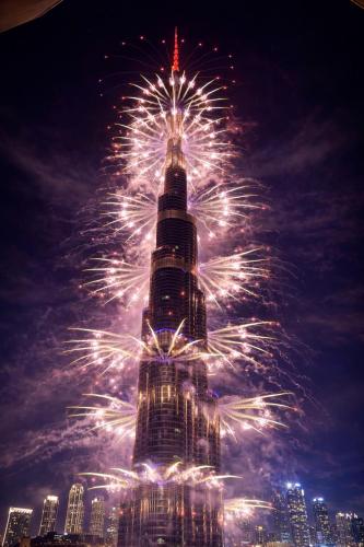 Grand Private Room in Burj Vista Downtown with Burj Khalifa View