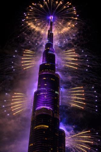 Private Room in Prime Burj Vista Residence with Burj Khalifa View