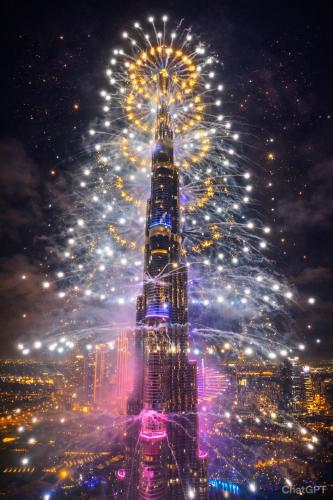 Private Room in Upscale Burj Vista Downtown with Burj Khalifa View