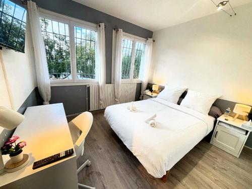 Chambre privée chez particulier - Parking & TV - Tram L3 - WIFI