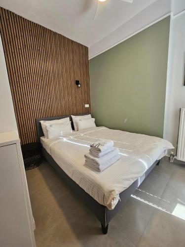 Saint Dimitris No100