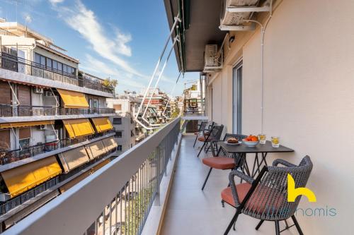 Sunlit Balcony Family APT Whirpool & Netflix