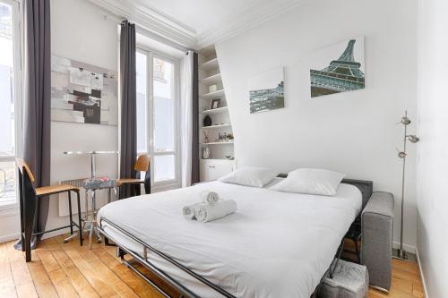 Sentier Historical Center Charming Apartment