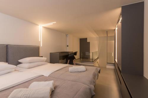 The Elegant Apartment In Pagrati