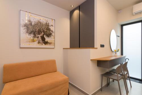 The Elegant Apartment In Pagrati