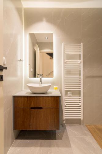 The Elegant Apartment In Pagrati