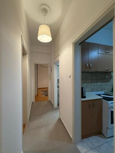 Spacious Two Bedroom Apartment, Walking distance to Neos K Metro