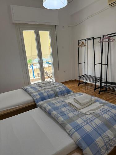 Spacious Two Bedroom Apartment, Walking distance to Neos K Metro