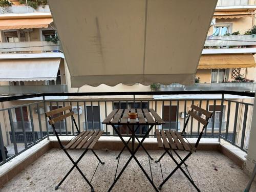 Spacious Two Bedroom Apartment, Walking distance to Neos K Metro