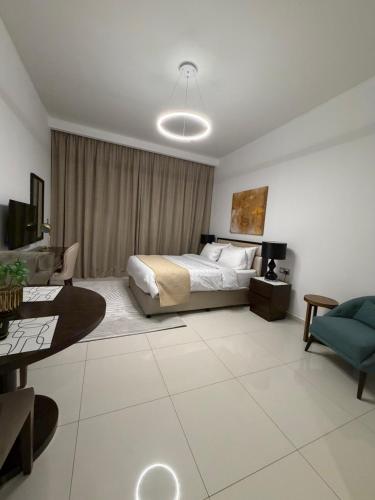 Cove Luxe Holiday Home JVC