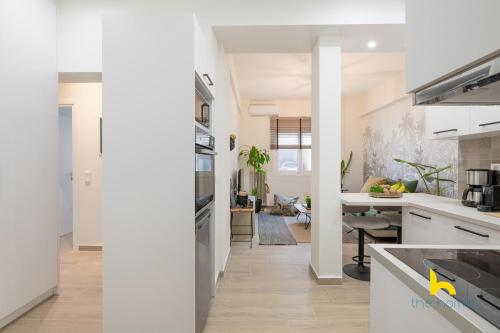 The Urban Jungle Escape Corner APT Near Acropolis