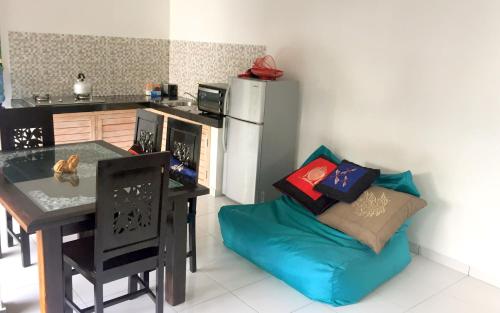 Η κουζίνα ή μικρή κουζίνα στο Villa Esa Ubud