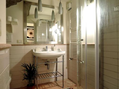 Cozy & Charming Florentine Hideaway