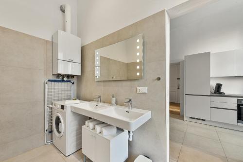 Rochus-Market City Apartment is Calling - by 4ty3 Apartments