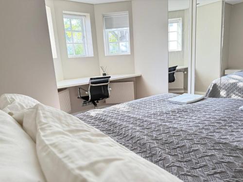 Renovated 1 BDR by the church