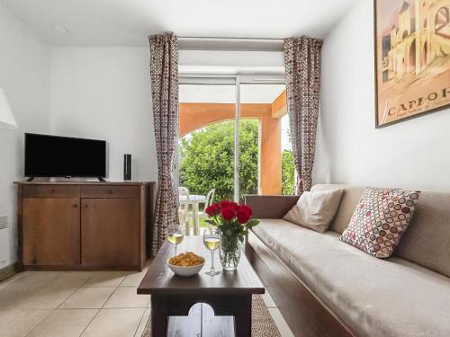 Appart avec terrasse, piscine et parking