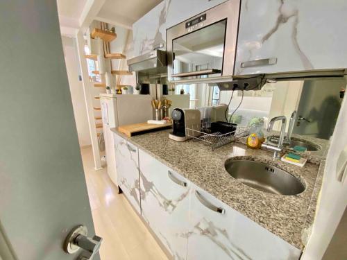Small Duplex - Downtown - Close to Beaches