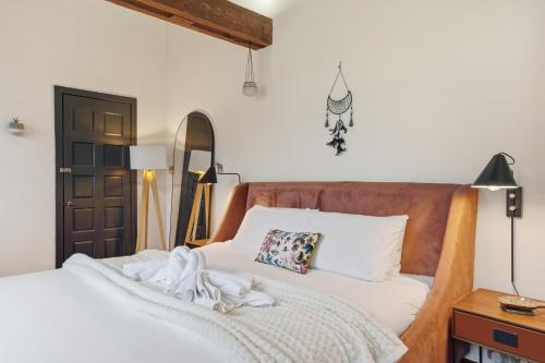 City Penthouse with 3 floors , Super King Bed , with secret garden photo 23