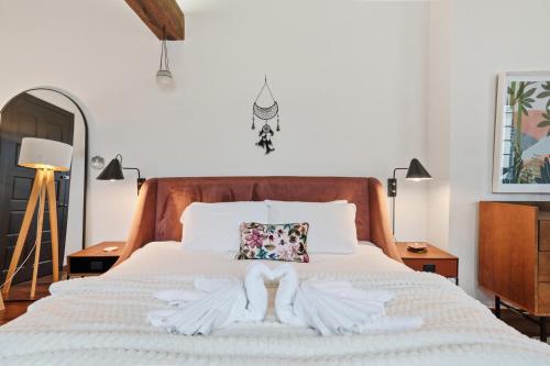 City Penthouse with 3 floors , Super King Bed , with secret garden photo 19